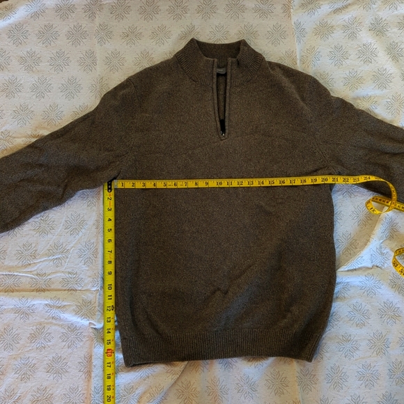 Denver Hayes 100% cotton sweater. Size Large. - Picture 2 of 5